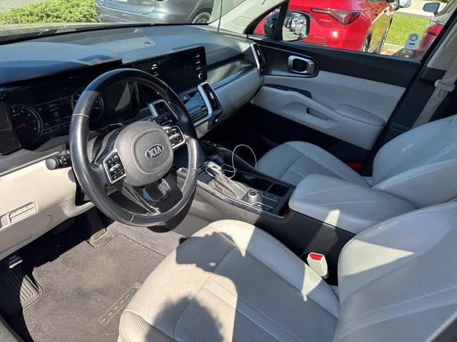Photo of 2021 Ebony Black Kia Sorento