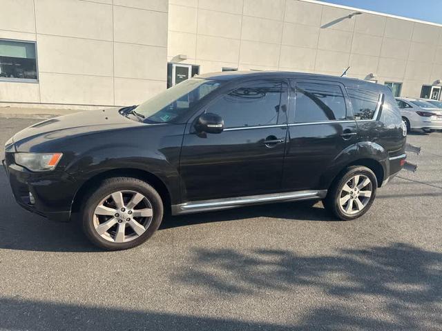 Photo of 2010 Black Mitsubishi Outlander