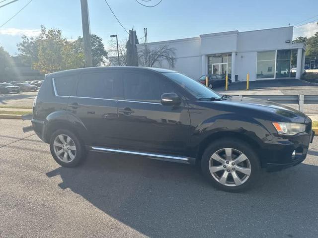 Photo of 2010 Black Mitsubishi Outlander