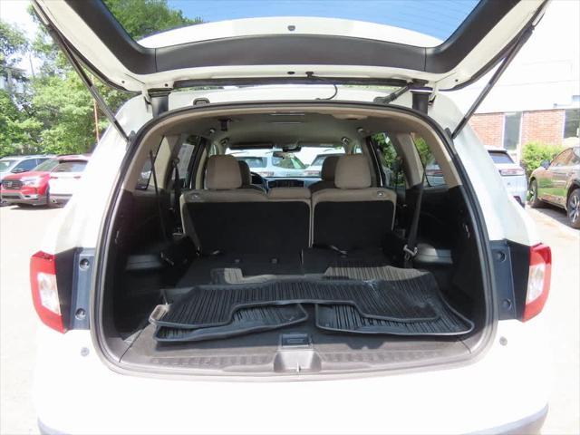 Photo of 2019 White Diamond Pearl Honda Pilot