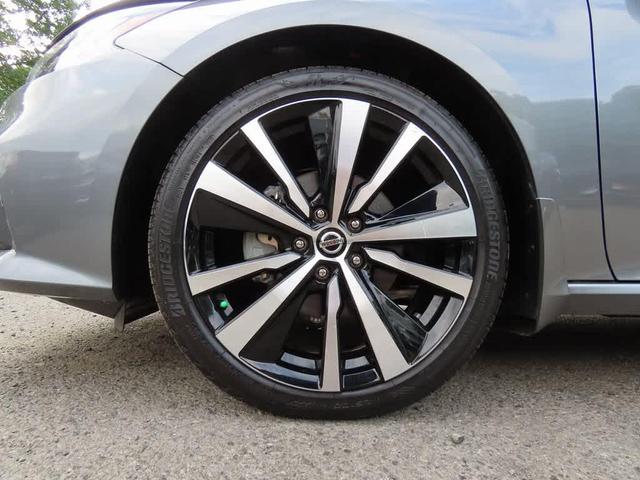 Photo of 2022 Gun Metallic Nissan Altima