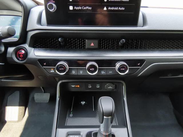 Photo of 2026 Platinum White Pearl Honda CR-V Hybrid
