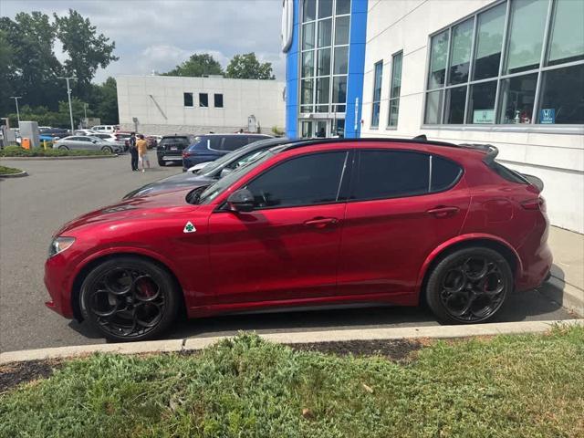 Photo of 2022 Rosso Alfa Romeo Stelvio