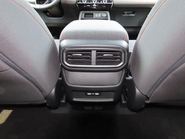 Photo of 2025 White Honda Pilot