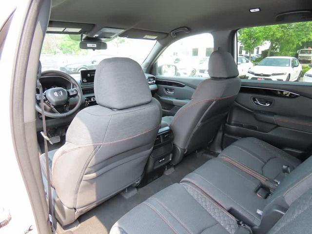 Photo of 2025 White Honda Pilot