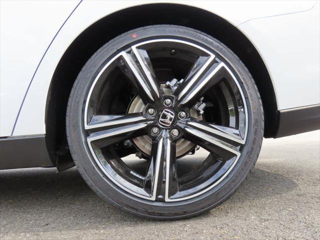 Photo of 2025 Platinum White Pearl Honda Accord Hybrid