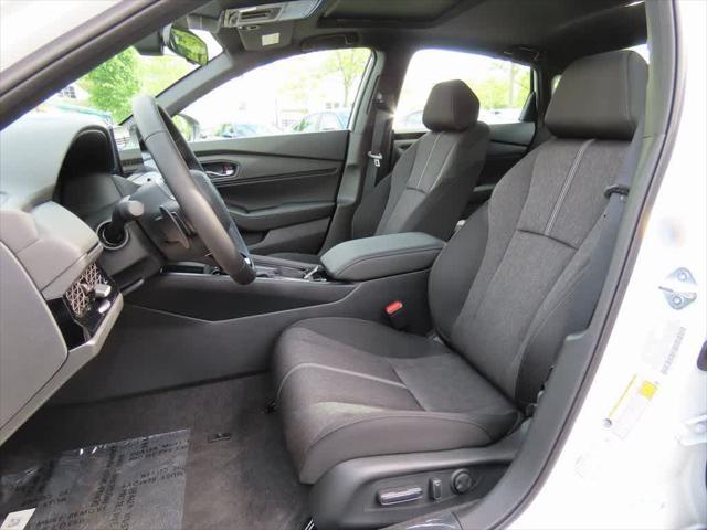 Photo of 2025 Platinum White Pearl Honda Accord Hybrid