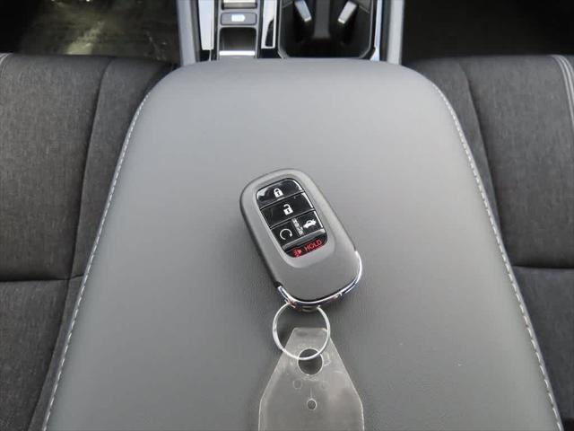 Photo of 2025 Platinum White Pearl Honda Accord Hybrid