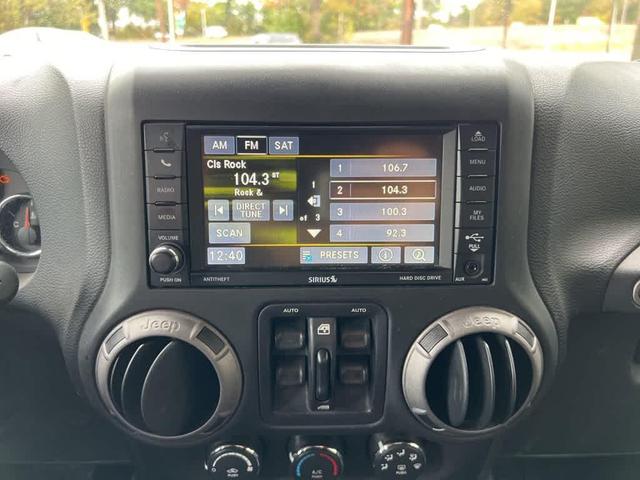 Photo of 2016 Granite Crystal Clearcoat Metallic Jeep Wrangler Unlimited
