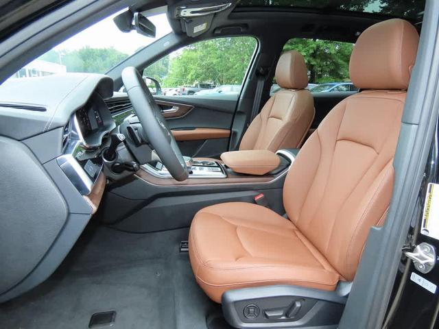 Photo of 2025 Mythos Black Metallic Audi Q7