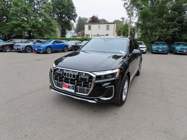 Photo of 2025 Mythos Black Metallic Audi Q7