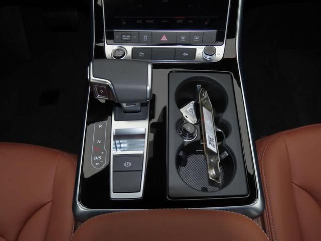 Photo of 2025 Mythos Black Metallic Audi Q7