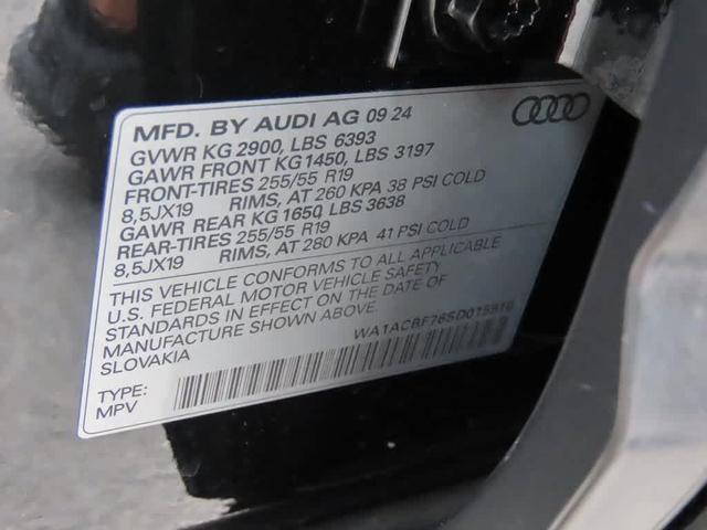 Photo of 2025 Mythos Black Metallic Audi Q7