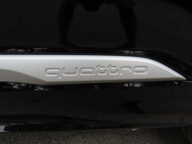 Photo of 2025 Mythos Black Metallic Audi Q7