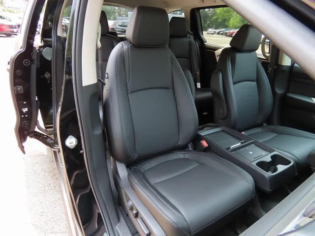 Photo of 2026 Crystal Black Pearl Honda Odyssey