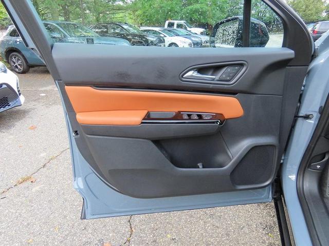 Photo of 2025 Sonic Gray Pearl Honda Prologue