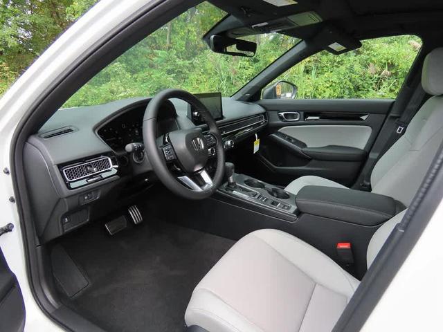 Photo of 2025 Platinum White Pearl Honda Civic Hybrid