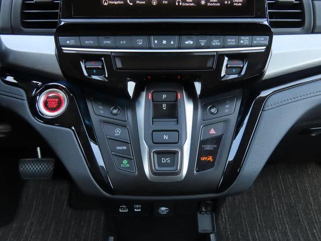 Photo of 2026 Sonic Gray Pearl Honda Odyssey