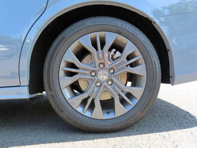 Photo of 2026 Sonic Gray Pearl Honda Odyssey