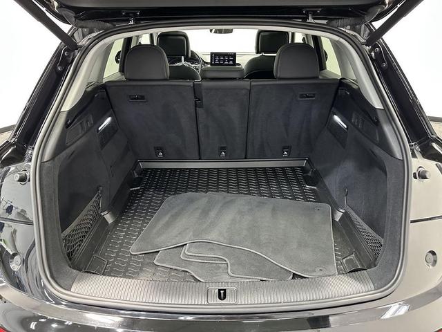 Photo of 2021 Mythos Black Metallic Audi Q5