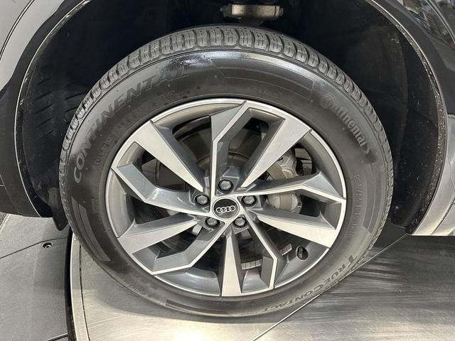 Photo of 2021 Mythos Black Metallic Audi Q5