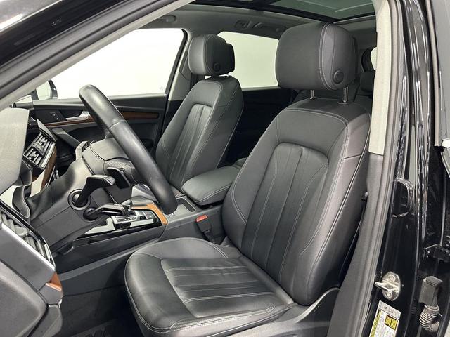 Photo of 2021 Mythos Black Metallic Audi Q5