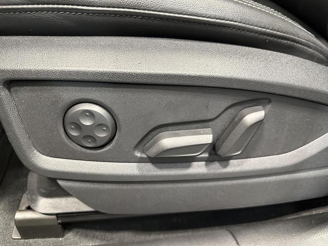 Photo of 2021 Mythos Black Metallic Audi Q5