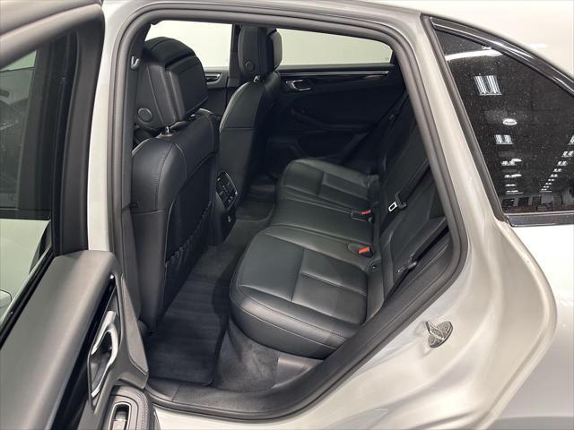 Photo of 2023 Carrara White Metallic Porsche Macan