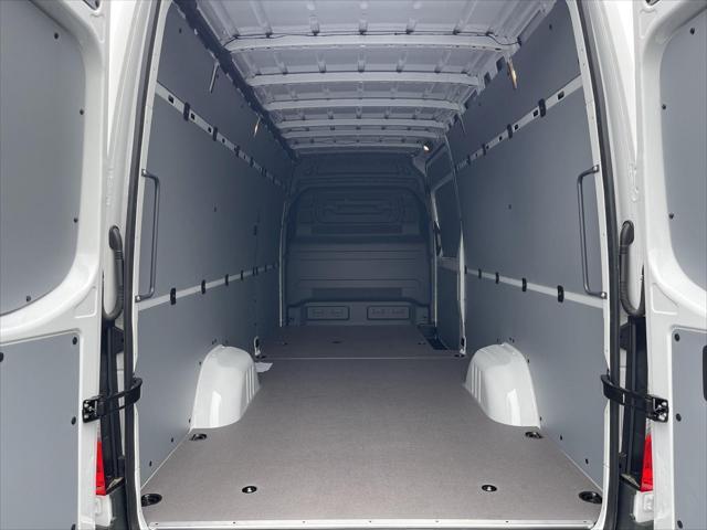 Photo of 2025 Arctic White Mercedes-Benz Sprinter 2500