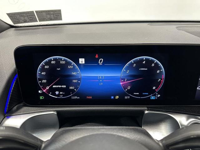Photo of 2025 Polar White Mercedes-Benz AMG GLB 35