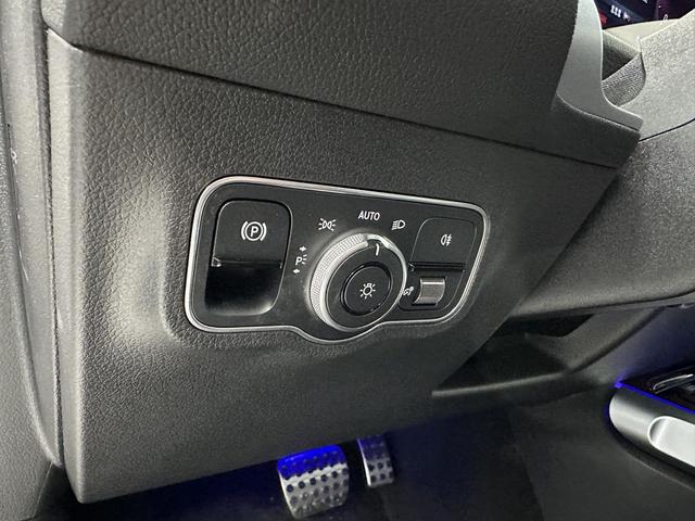 Photo of 2025 Polar White Mercedes-Benz AMG GLB 35