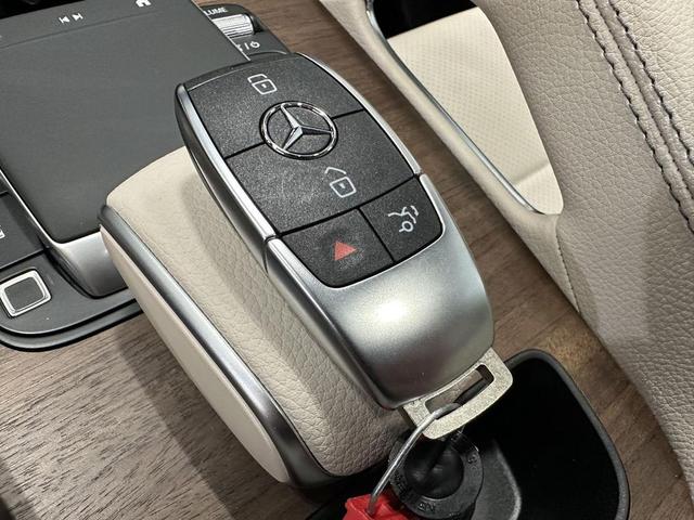 Photo of 2026 Twilight Blue Metallic Mercedes-Benz GLE 350