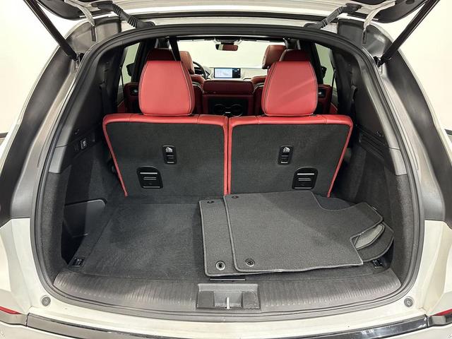 Photo of 2023 Platinum White Pearl Acura MDX