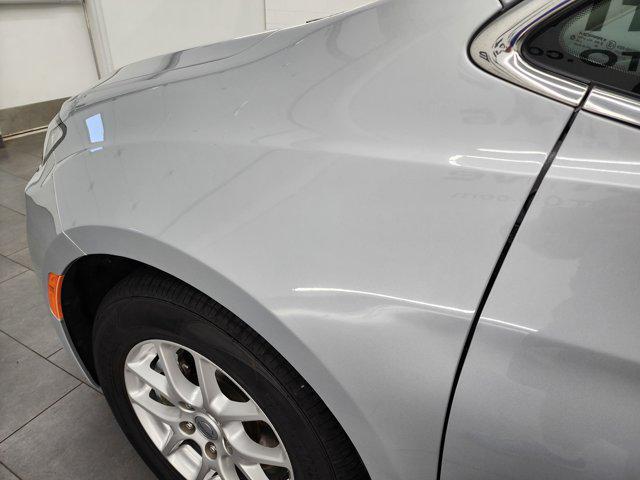 Photo of 2023 Silver Mist Clearcoat Chrysler Pacifica
