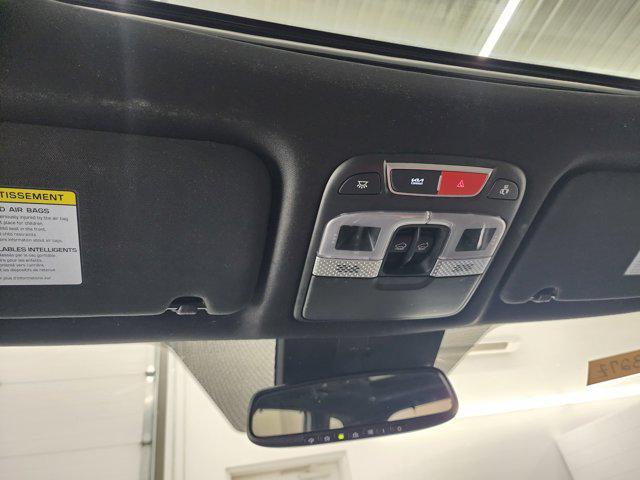 Photo of 2024 Glacial White Pearl Kia Telluride