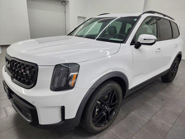 Photo of 2024 Glacial White Pearl Kia Telluride
