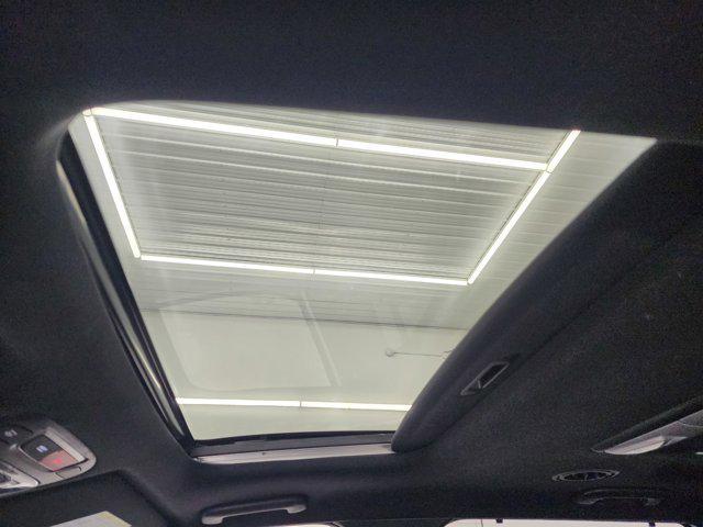 Photo of 2024 Glacial White Pearl Kia Telluride