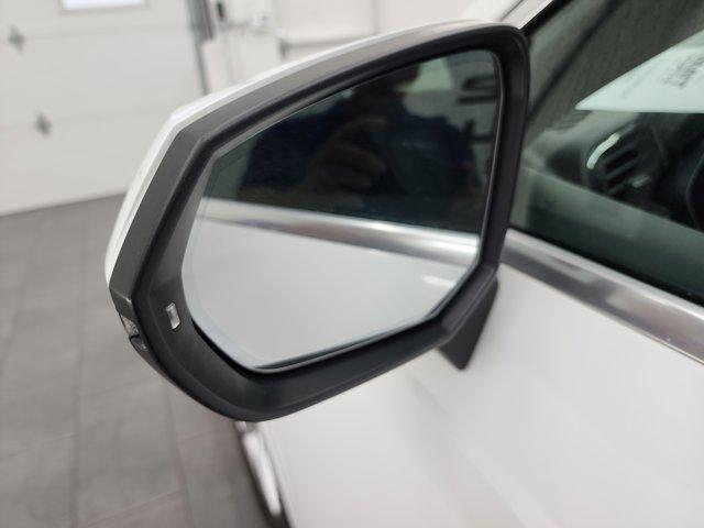 Photo of 2023 Glacier White Metallic Audi Q3