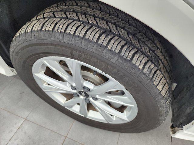 Photo of 2023 Glacier White Metallic Audi Q3