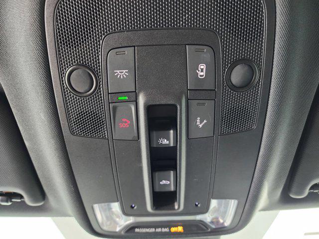 Photo of 2023 Glacier White Metallic Audi Q3