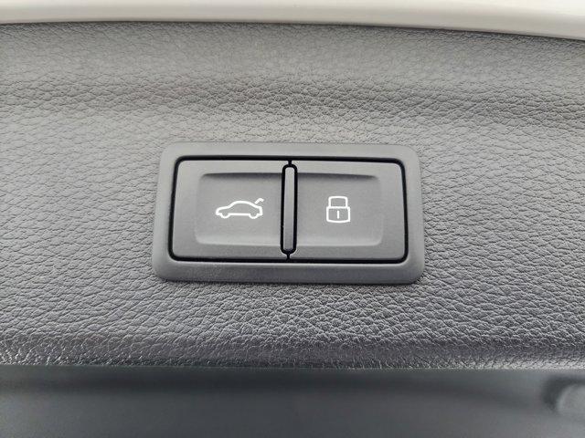 Photo of 2023 Glacier White Metallic Audi Q3