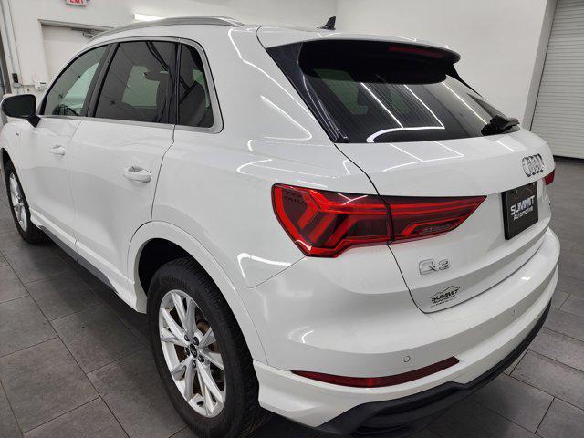 Photo of 2023 Glacier White Metallic Audi Q3
