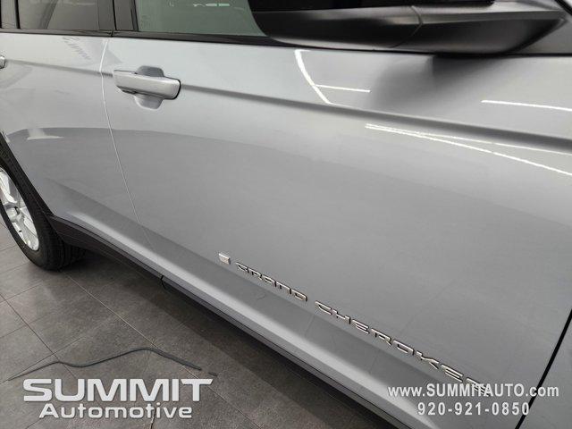 Photo of 2025 Silver Zynith Jeep Grand Cherokee L