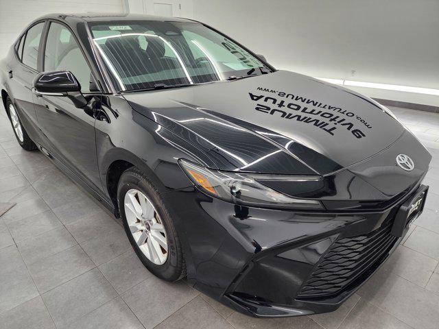 Photo of 2025 Midnight Black Metallic Toyota Camry