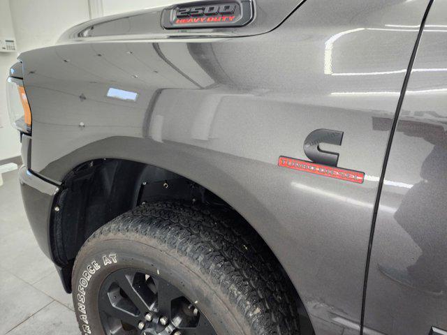 Photo of 2024 Granite Crystal Metallic Clearcoat RAM 2500