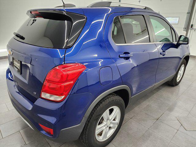 Photo of 2017 Blue Topaz Metallic Chevrolet Trax