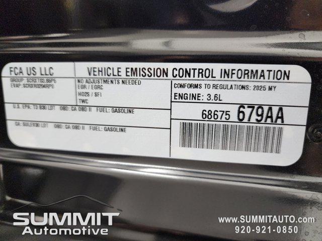 Photo of 2025 Diamond Black Crystal Pearlcoat Jeep Grand Cherokee L