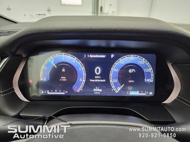 Photo of 2025 Diamond Black Crystal Pearlcoat Jeep Grand Cherokee L