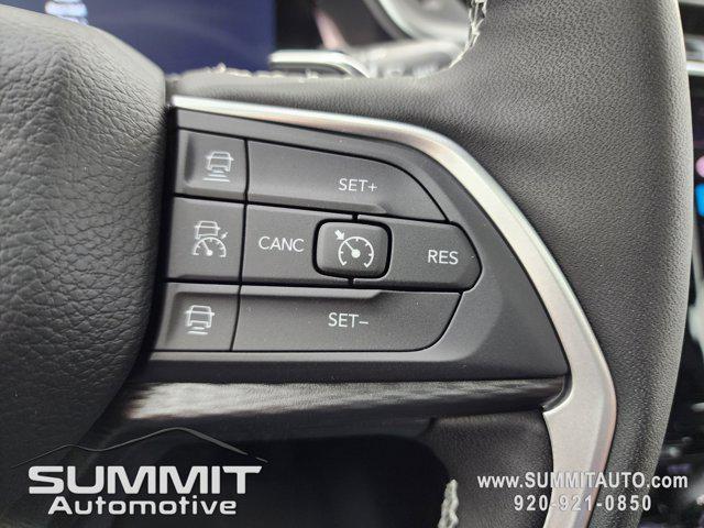 Photo of 2025 Diamond Black Crystal Pearlcoat Jeep Grand Cherokee L