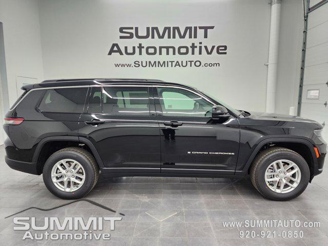Photo of 2025 Diamond Black Crystal Pearlcoat Jeep Grand Cherokee L